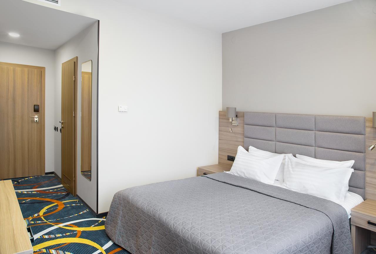 Willing Hotel Minsk Luaran gambar